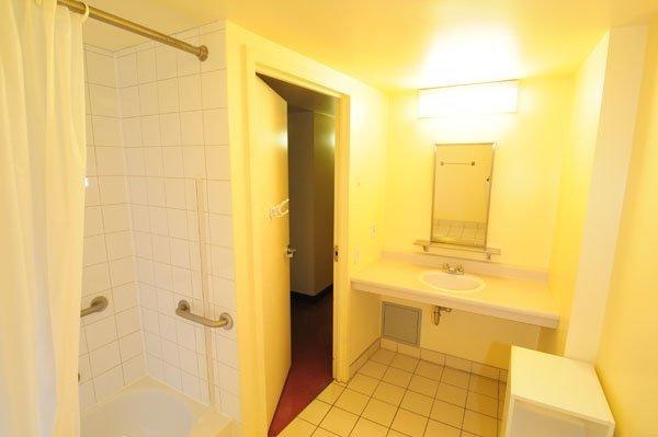 Residences Uqam Est Aparthotel 3*